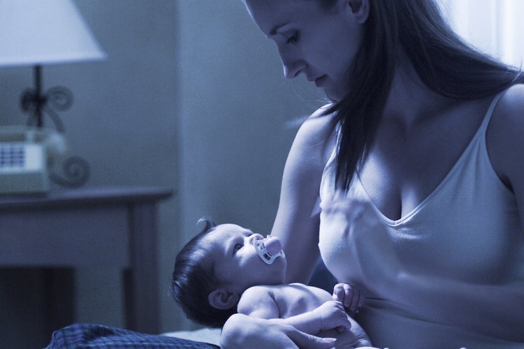 Los brotes de crecimiento pueden perturbar el sueño del bebé y dejar a los padres agotados.