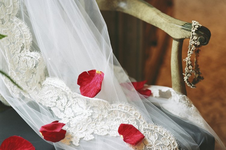 No es difícil confeccionar velos de novia en casa.
