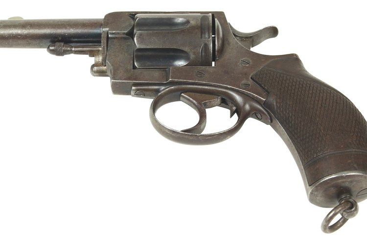 La mayoría de las armas son "azuladas" con magnetita para protegerlas contra la corrosión.