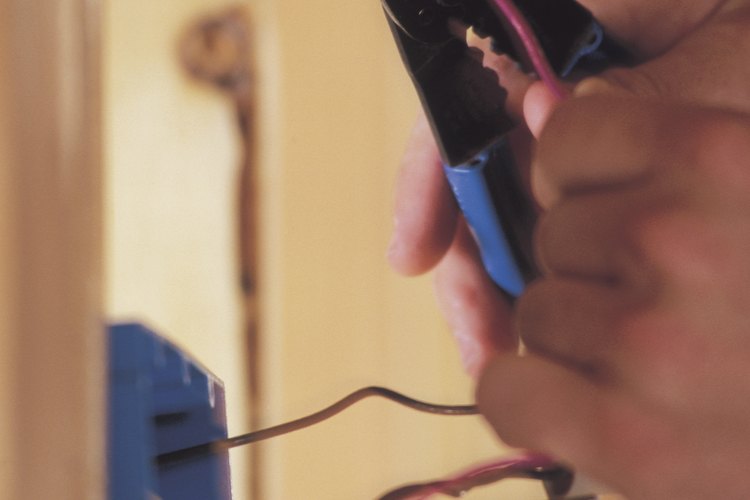 Una pinza pela cables.