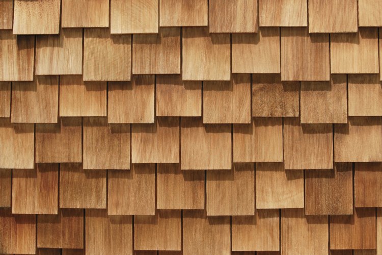 Las tejas de madera no pueden instalarse sobre techos planos.