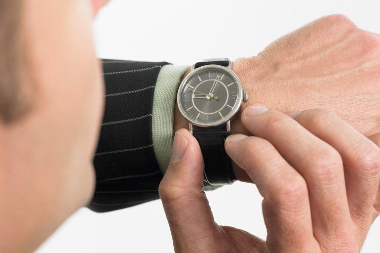 Puede que tengas que acoplarlos a presión en función del tipo de brazalete Citizen que tengas.