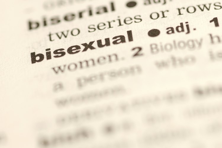 Una respuesta agresiva del hombre a otros hombres gays puede indicar su bisexualidad.