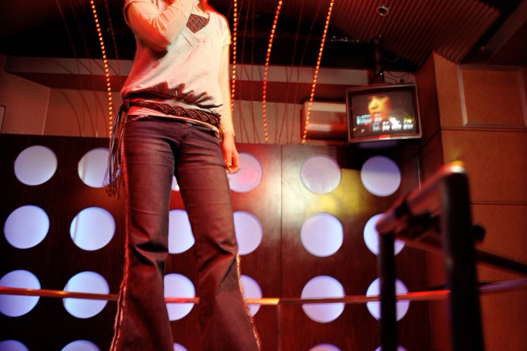 Ofrece una noche de karaoke.