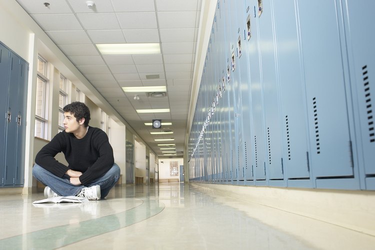 La presión de estar en el grupo popular puede conducir a la inseguridad en algunos adolescentes.