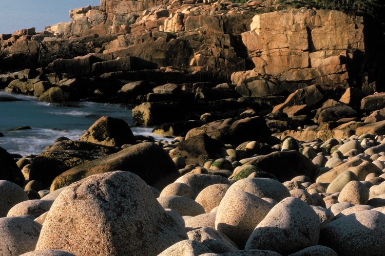 Las playas del parque nacional de Acadia son ricos en vidrio, aunque complicado, para ir de excursión.