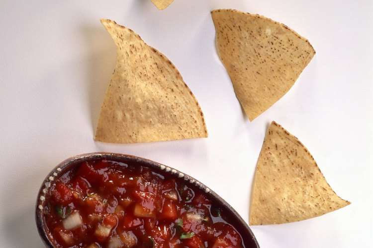 La salsa es fácil de hacer y de almacenar para usos futuros.