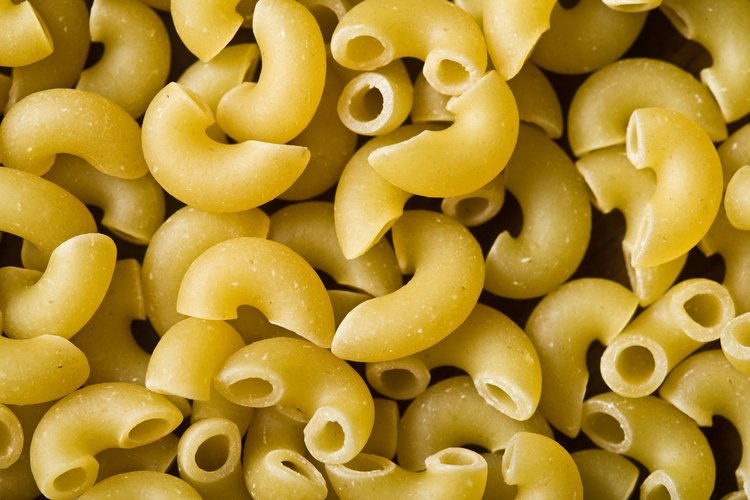 Los macarrones son usados en recetas de sopas más espesas.