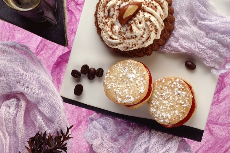 Prepara una variedad de tortas para que puedas fotografiarlas y armar las promociones.