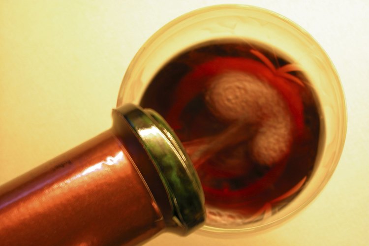 La degustación de vinos es parte de una variedad de posiciones en la industria del vino.