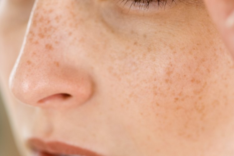 Dale forma a tus cejas para tener un aspecto juvenil y novedoso.