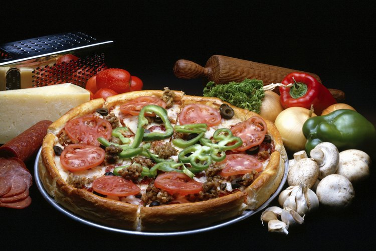 Haz una pizza gourmet en casa.