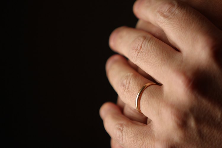 Las oraciones son una parte importante de las ceremonias de boda judías y cristianas.