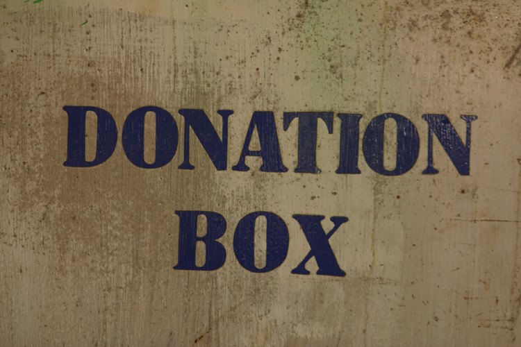 Las cajas para donaciones se utilizan a menudo en eventos de caridad.