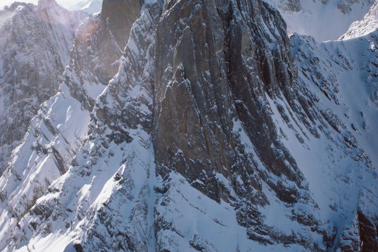 El pico nevado Bolivar, es el más alto del mundo ya que supera los 16,500 pies.