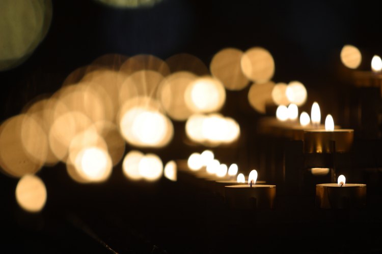 Consolar a un novio después de la muerte de un amigo es difícil.