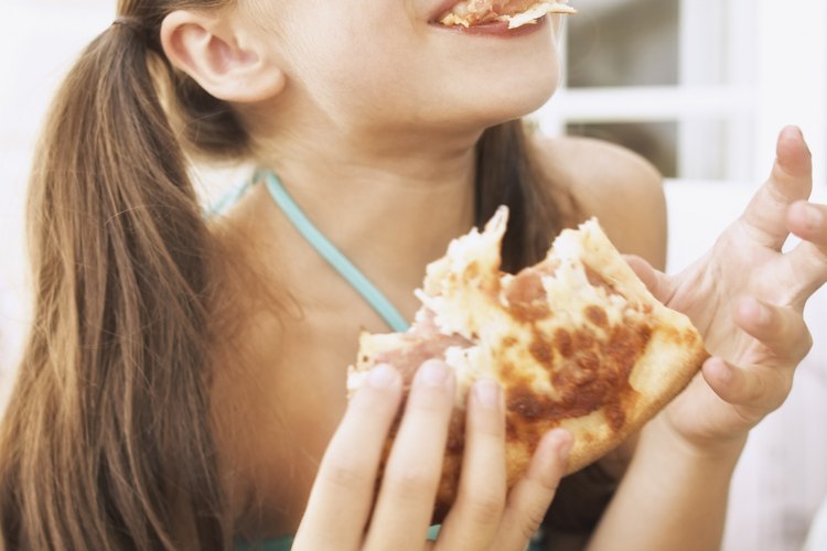La pizza está prohibida en una dieta libre de lácteos y huevo, a menos que la adaptes.