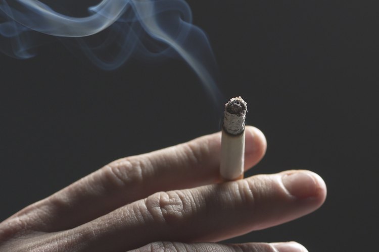 El cabello puede absorber el olor a humo de cigarrillo.