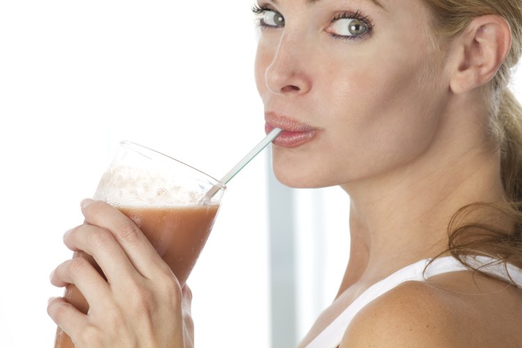 Beber Ensure con regularidad te puede ayudar a mantener una dieta balanceada y bajar de peso.