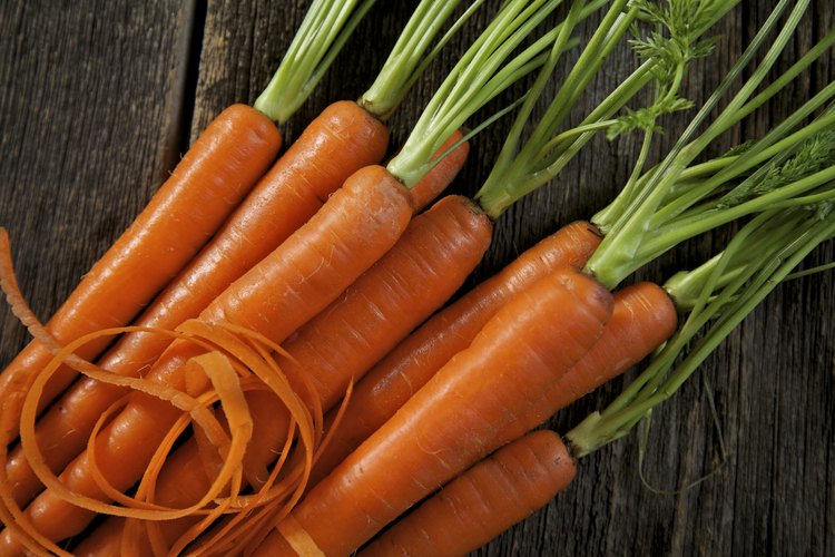 Las zanahorias son raíces comestibles.