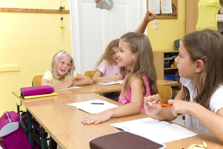 El amarillo brillante ayuda a los niños a sentirse felices, calmados y con ganas de aprender.