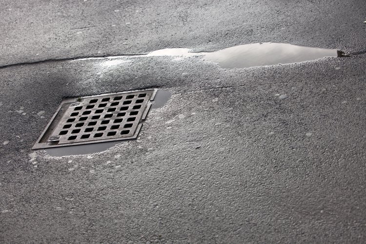 Charco en lote de concreto