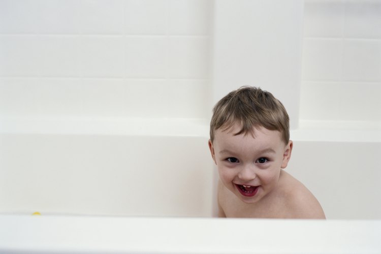 Enseña las pautas de higiene básicas a los niños.