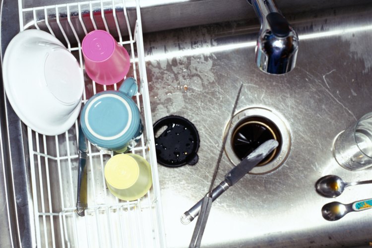 Los fregaderos de una sola bacha ofrecen el mayor espacio para el lavado de platos grandes.