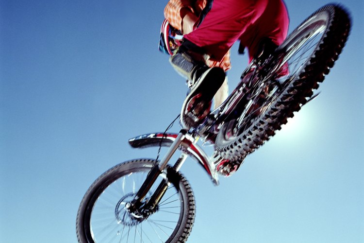 Los ciclistas de montaña pueden tener una oportunidad de practicar su deporte en Chief Logan State Park.