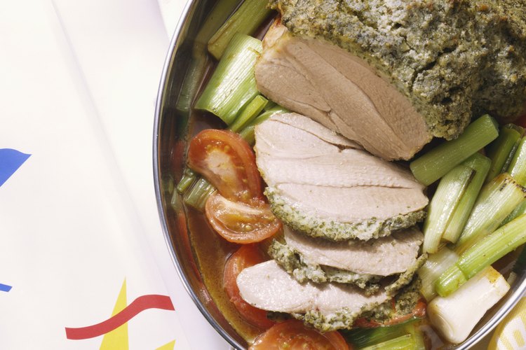 Cocina un delicioso pavo a la cacerola.