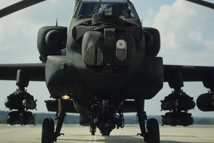 Algunas pilotos femeninas han volado el helicóptero de ataque Apache desde 1995.