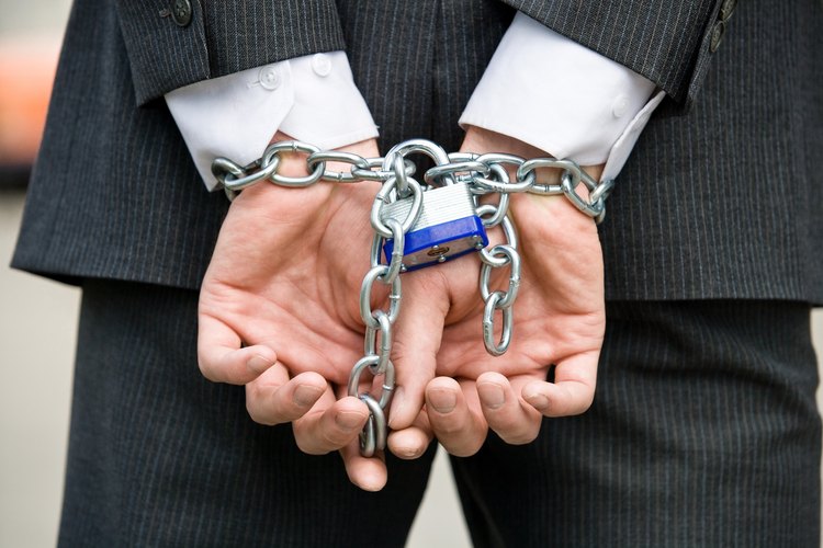 La ley requiere que un individuo sea juzgado y sentenciado por separado por cada crimen.