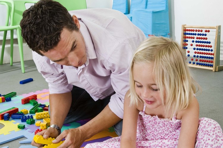 Los juguetes Montessori son entretenidos y educativos.