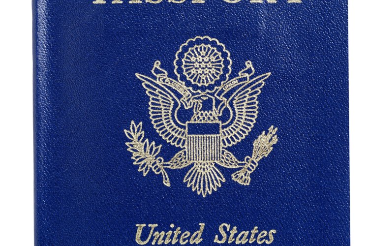 Los pasaportes son denegados por razones que incluyen solicitudes incompletas a órdenes de arresto pendientes.