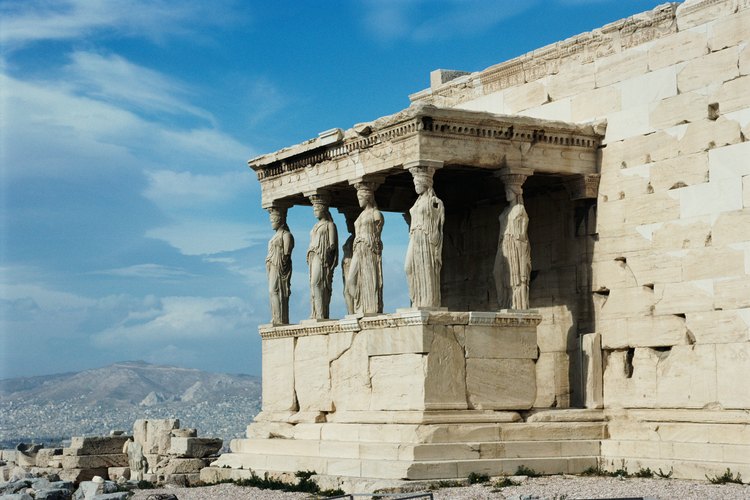 El templo de la diosa Atenea es un símbolo de la antigua religión griega.