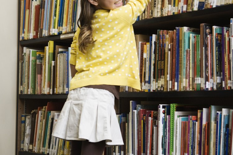 Haz que los estudiantes definan habilidades comunes, tal como encontrar un libro en la biblioteca.