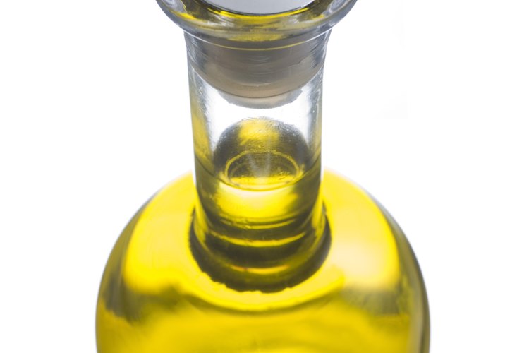 El aceite de oliva es la base de los óleos sagrados o sacramentales.