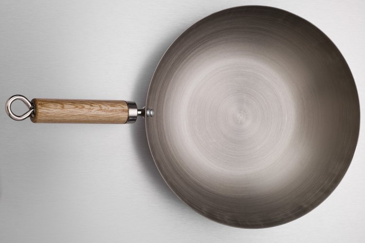 Un wok es ideal para freír vegetales.