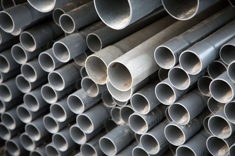 Tubos de PVC más grandes se utilizan en las líneas de alcantarillado domésticas.