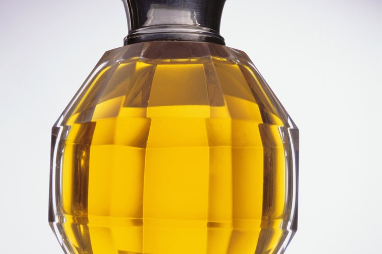 Cómo entender la diferencia entre colonia y perfume.