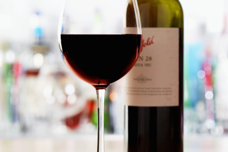 Los productores de vino utilizan el dióxido de silicio como agente clarificante.
