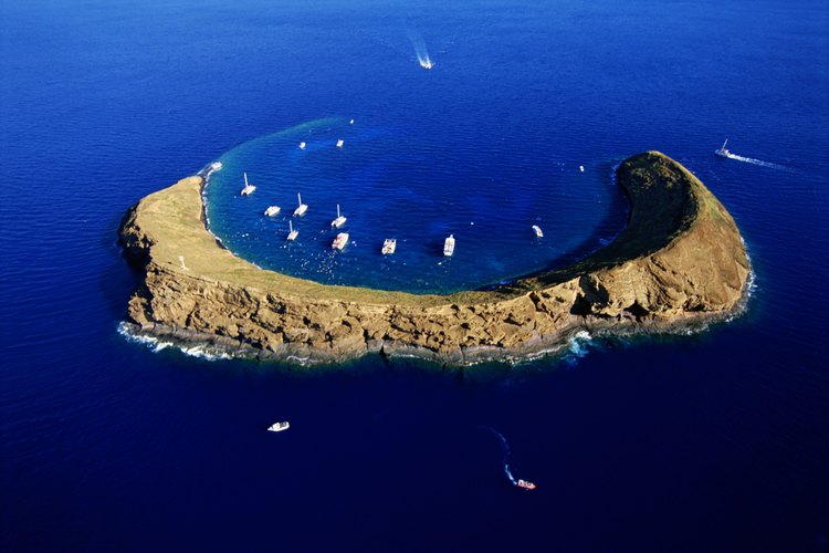 Molokini, en la costa de Maui, es uno de los mejores lugares de buceo de Hawai.