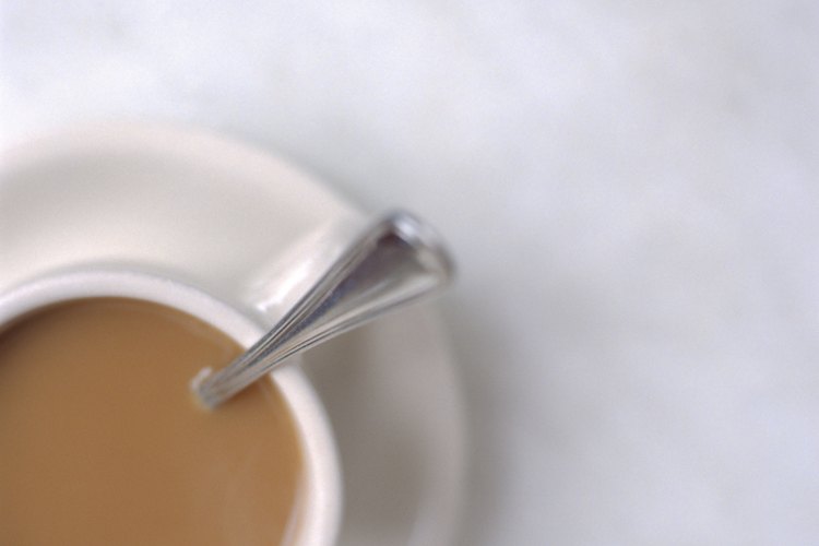 Cómo arreglar sopa, jugo o salsa que tenga mucha sal.