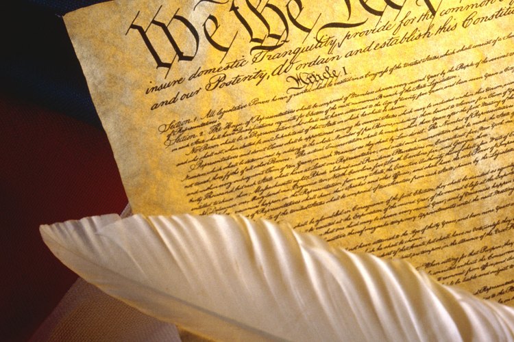 Los tres tipos de poderes otorgados por la Constitución de los Estados Unidos.