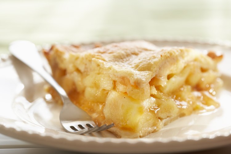 Pedazo de pastel de manzana.