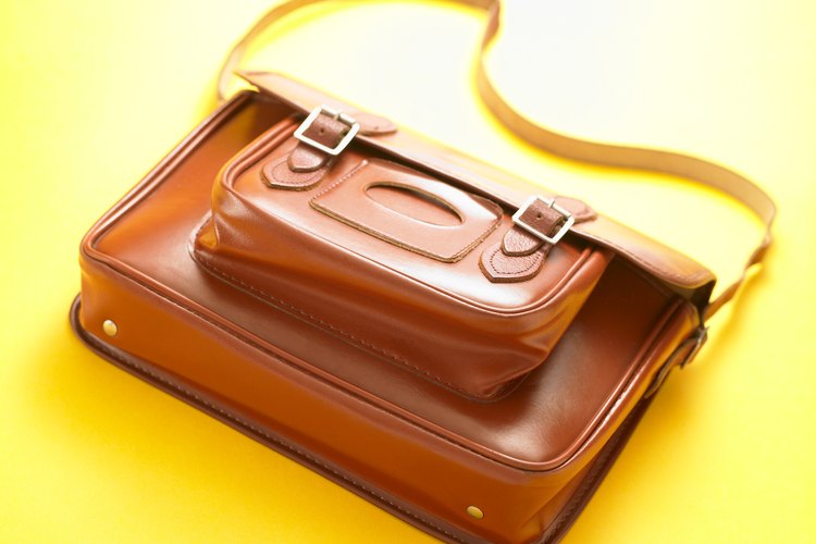 Los precios varian según los materiales usados, el tamaño y los adornos que tengan.