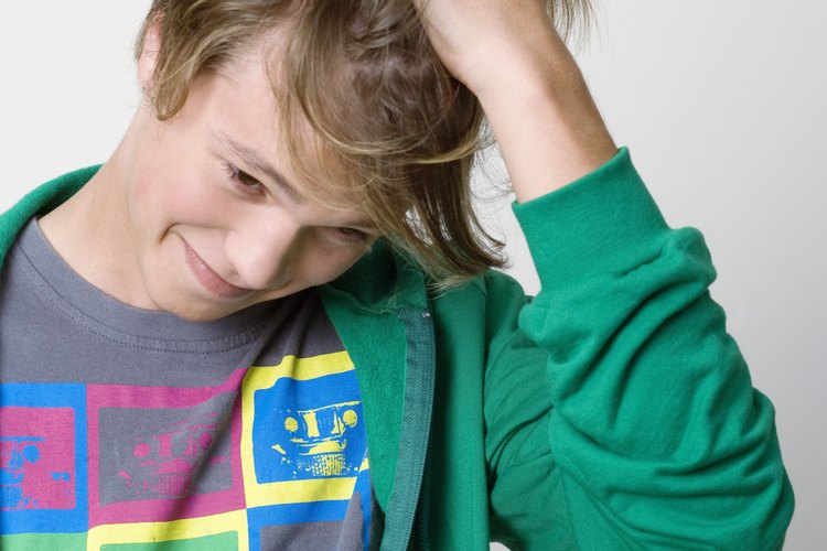 Los adolescentes también pueden padecer la caspa.
