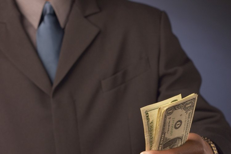 De acuerdo a las estadísticas de la BLS, en 2010 el salario promedio anual para un agente de seguros era de US$62.520.