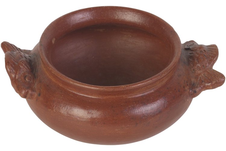 Una vasija de barro es una olla de barro que se puede utilizar para cocinar, para decoración o almacenamiento.
