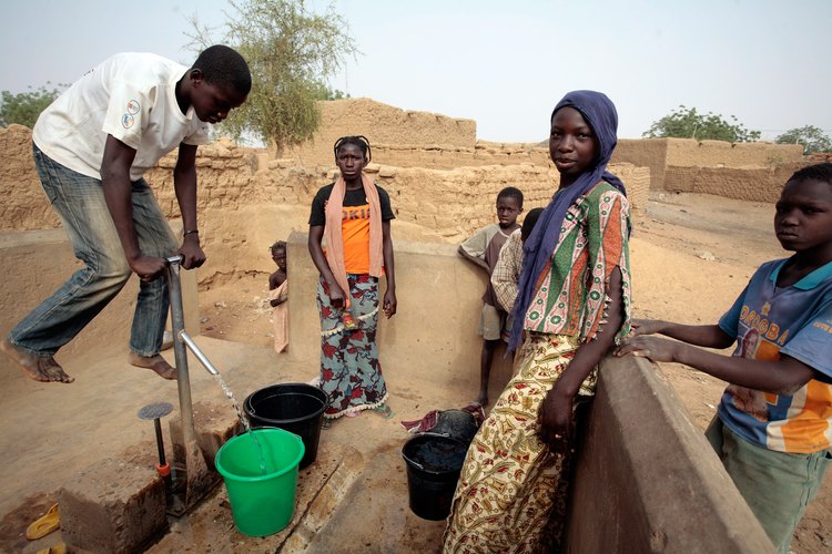 El suministro de agua sigue siendo un desafío para los países más pobres del mundo.